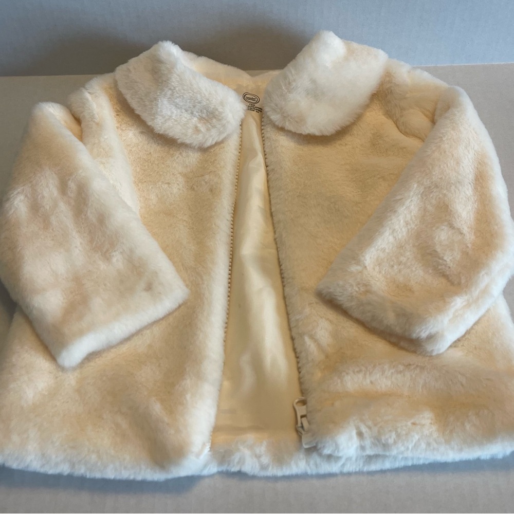 Wonder Nation Cream Plush Jacket Cozy Winter Essential